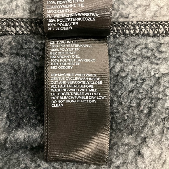 The North Face 1/4 Zip Fleece Hoodie - Picture 10 of 11